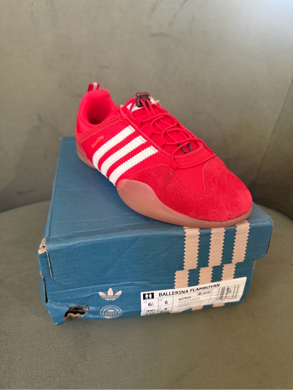 NWT adidas Red Low-Top Sneakers with White Stripes flamboyan - Picture 3 of 5